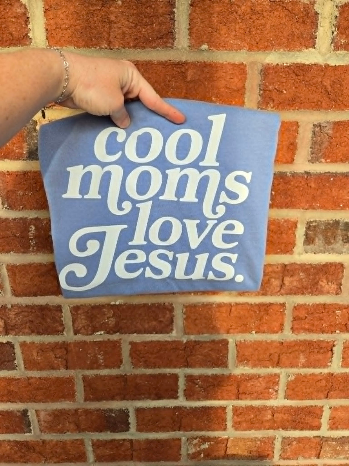 Cool Moms Love Jesus